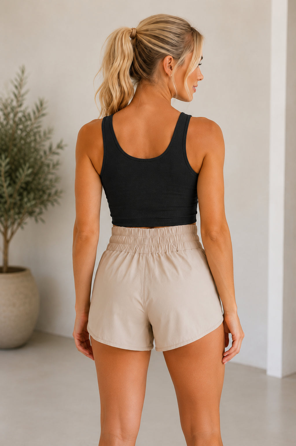 Courtside Ribbed Crop Tank
